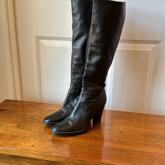 EUC Michael Kors Black Leather Heeled Boots. - Picture 2 of 7